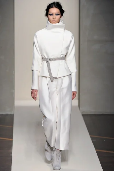 Look 8